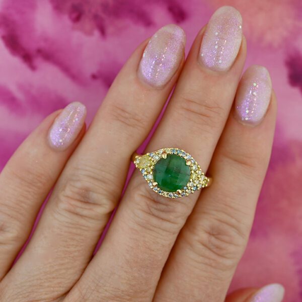 round-rough-cut-emerald-and-colorful-diamond-pave-ring-dreamer-on-hand